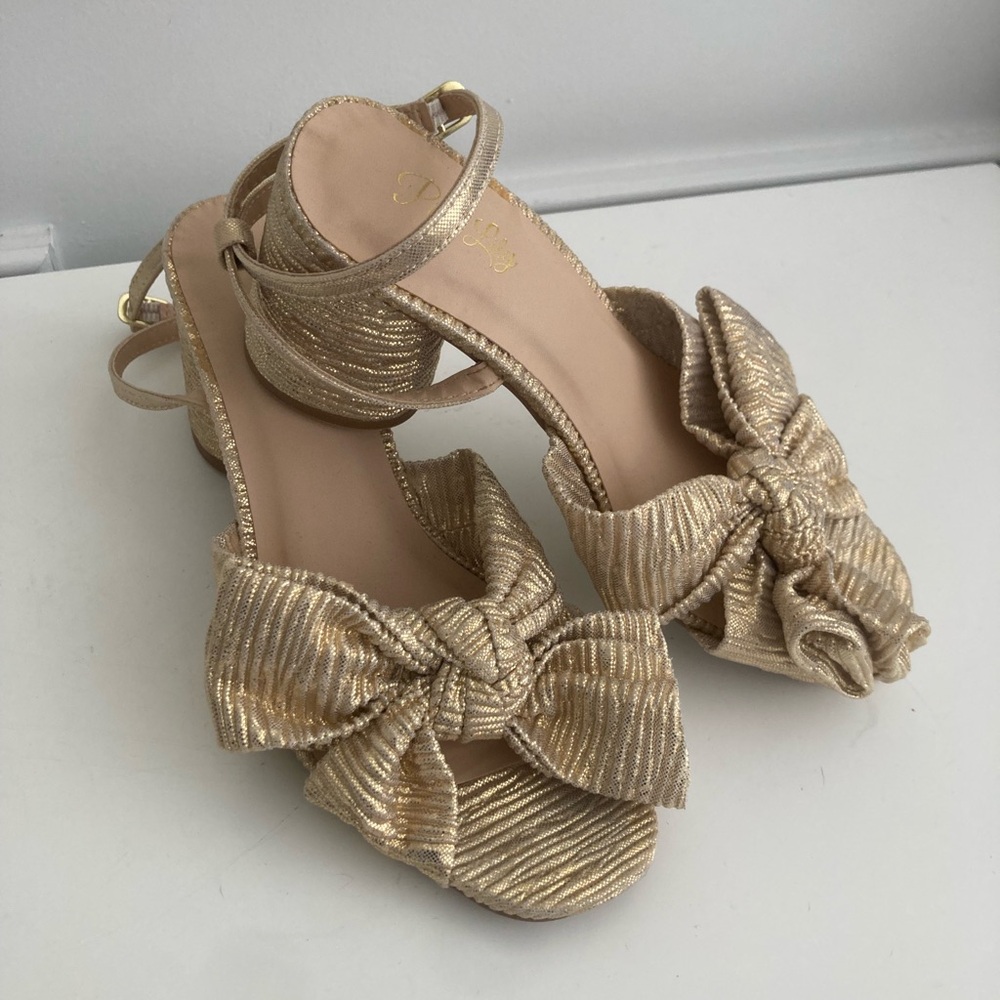 Chic Gold Bow Sandals